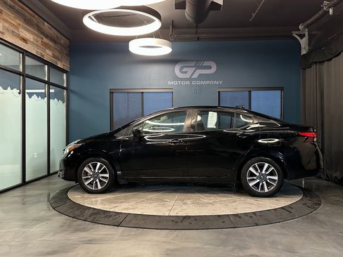 Used 2023 Nissan Versa SV image 6