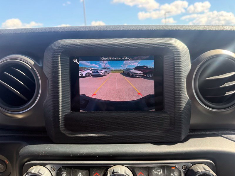 Used 2023 Jeep Gladiator Sport AWD/4WD image 8