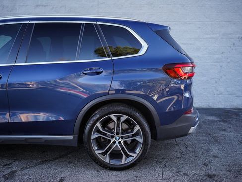 Used 2022 BMW X5 sDrive40i w/ Premium Package image 11