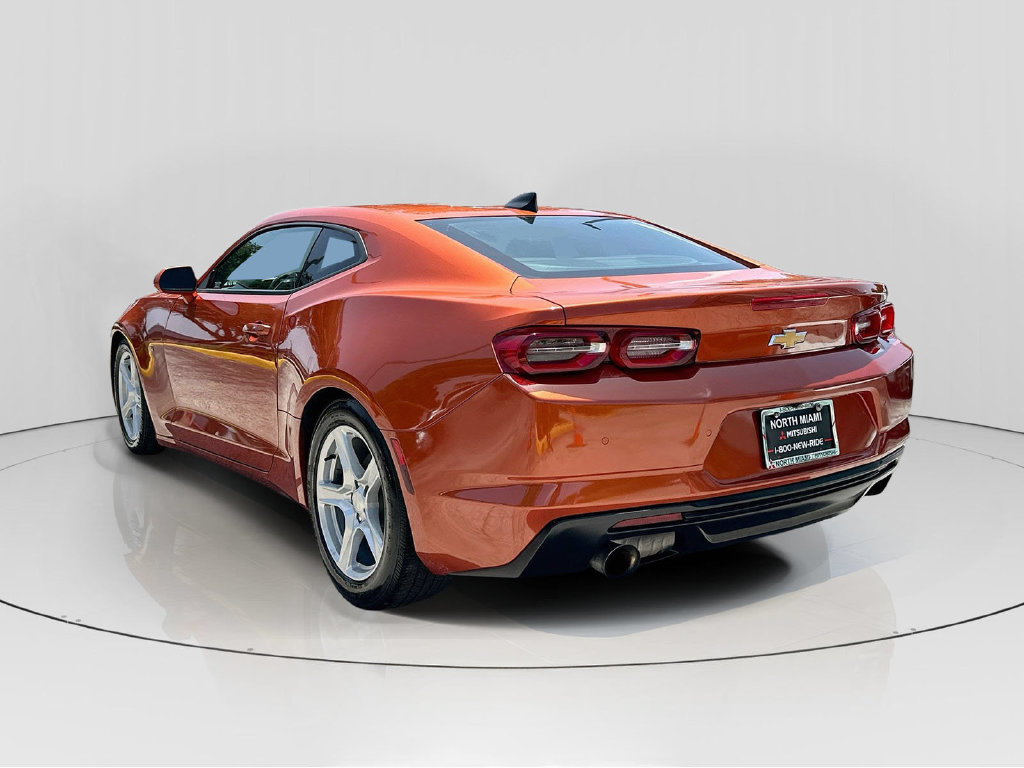 Used 2023 Chevrolet Camaro LT RWD image 5