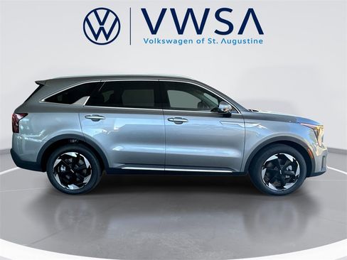 Used 2025 Kia Sorento EX image 8