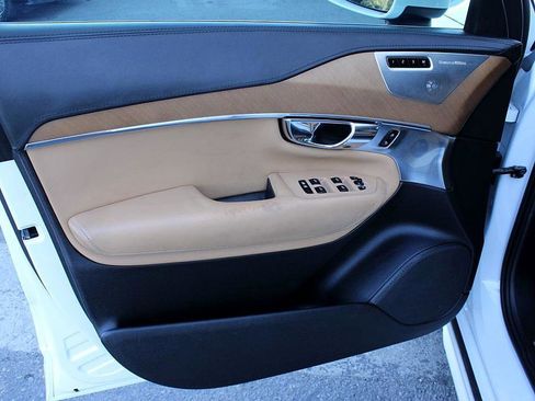 Used 2016 Volvo XC90 T6 image 23