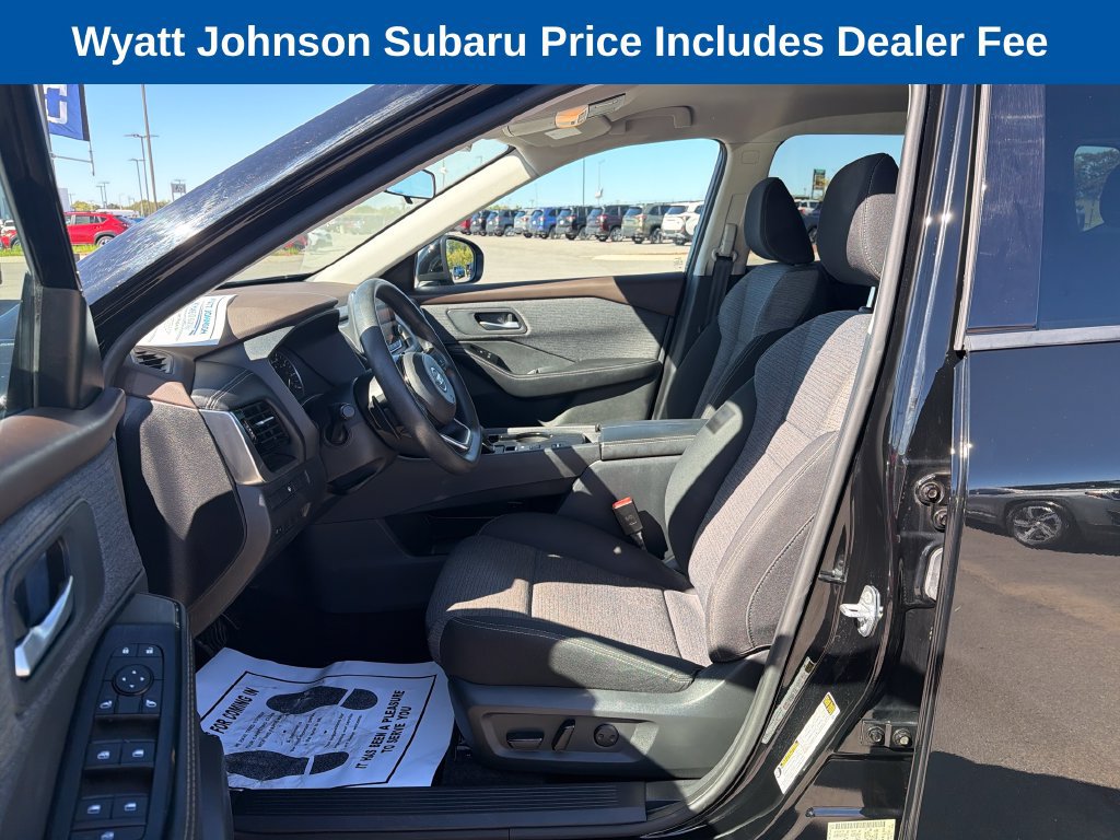 Used 2021 Nissan Rogue SV FWD image 20