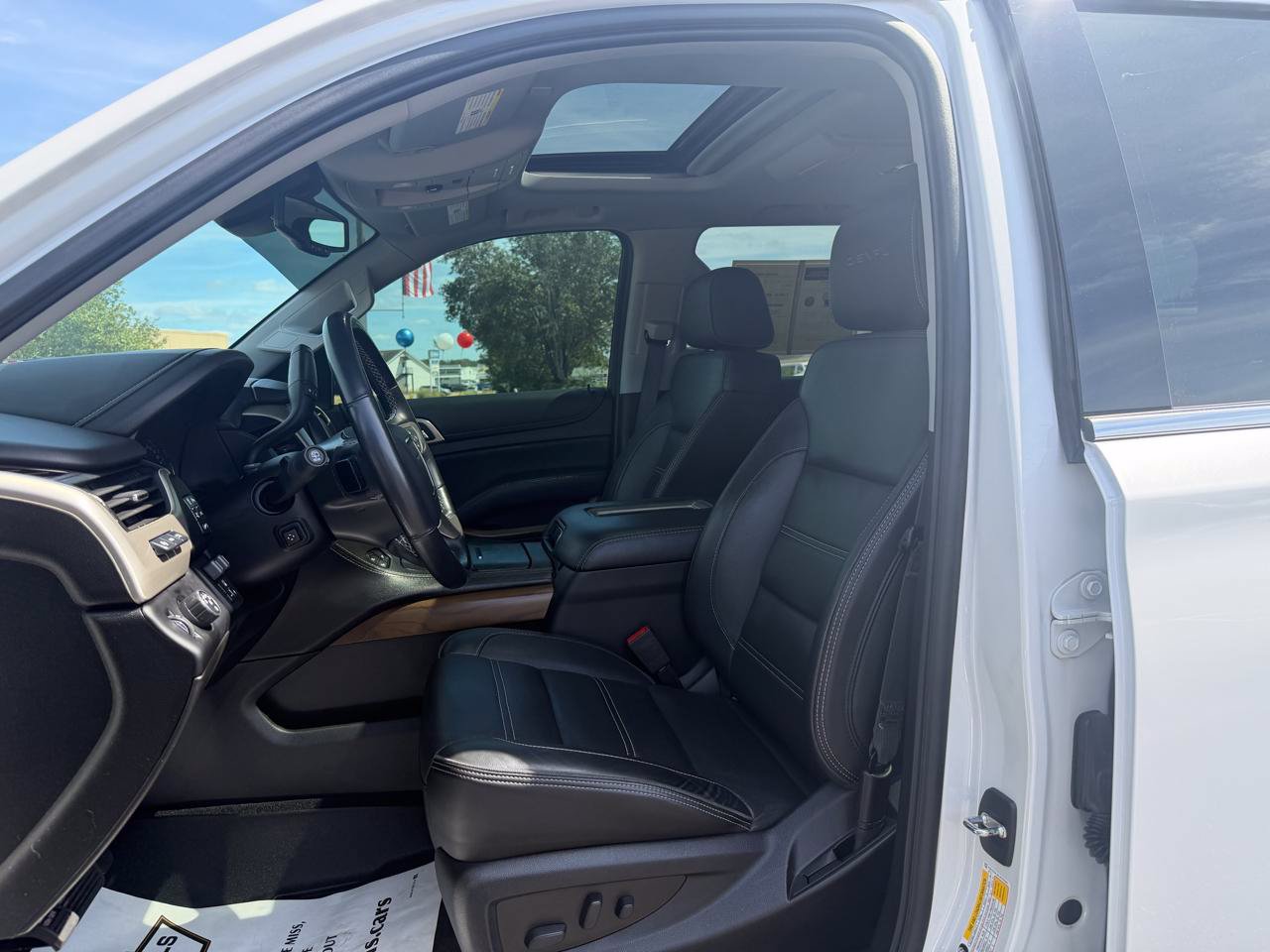 Used 2020 GMC Yukon Denali w/ Denali Premium Package RWD image 8