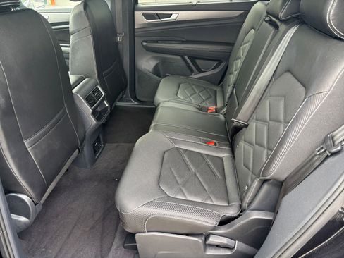 Used 2025 Volkswagen Atlas Cross Sport SE image 22