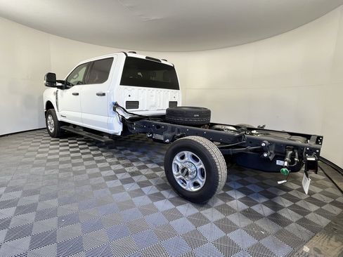 New 2026 Ford F350 XLT w/ XLT Value Package AWD/4WD image 3