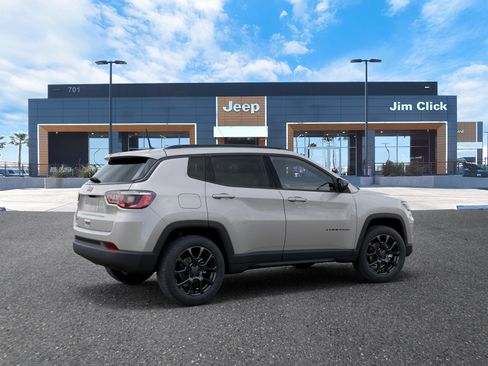 New 2026 Jeep Compass Latitude image 4