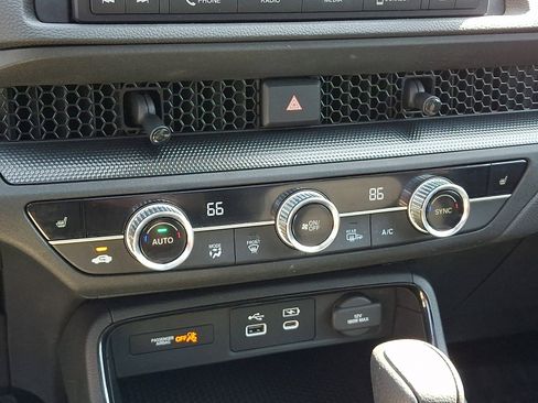 Used 2023 Honda CR-V EX image 17