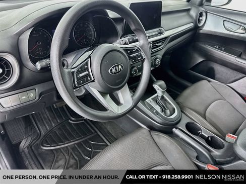 Used 2021 Kia Forte LXS FWD image 9