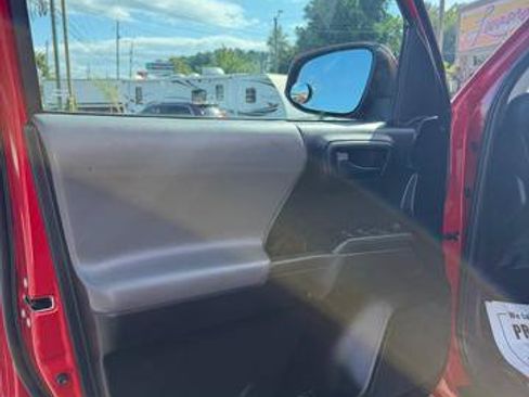 Used 2020 Toyota Tacoma SR AWD/4WD image 12