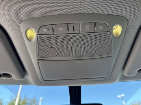 Used 2019 Nissan Pathfinder SV image 48