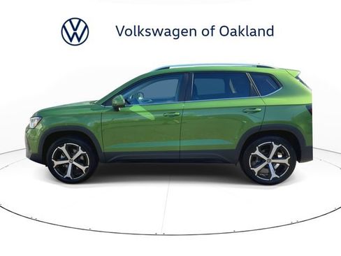 New 2026 Volkswagen Taos SEL AWD/4WD image 5