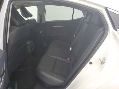Used 2025 Toyota Camry XLE FWD image 13