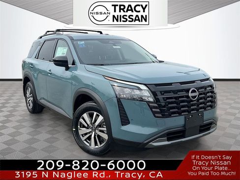 New 2026 Nissan Pathfinder SL image 1