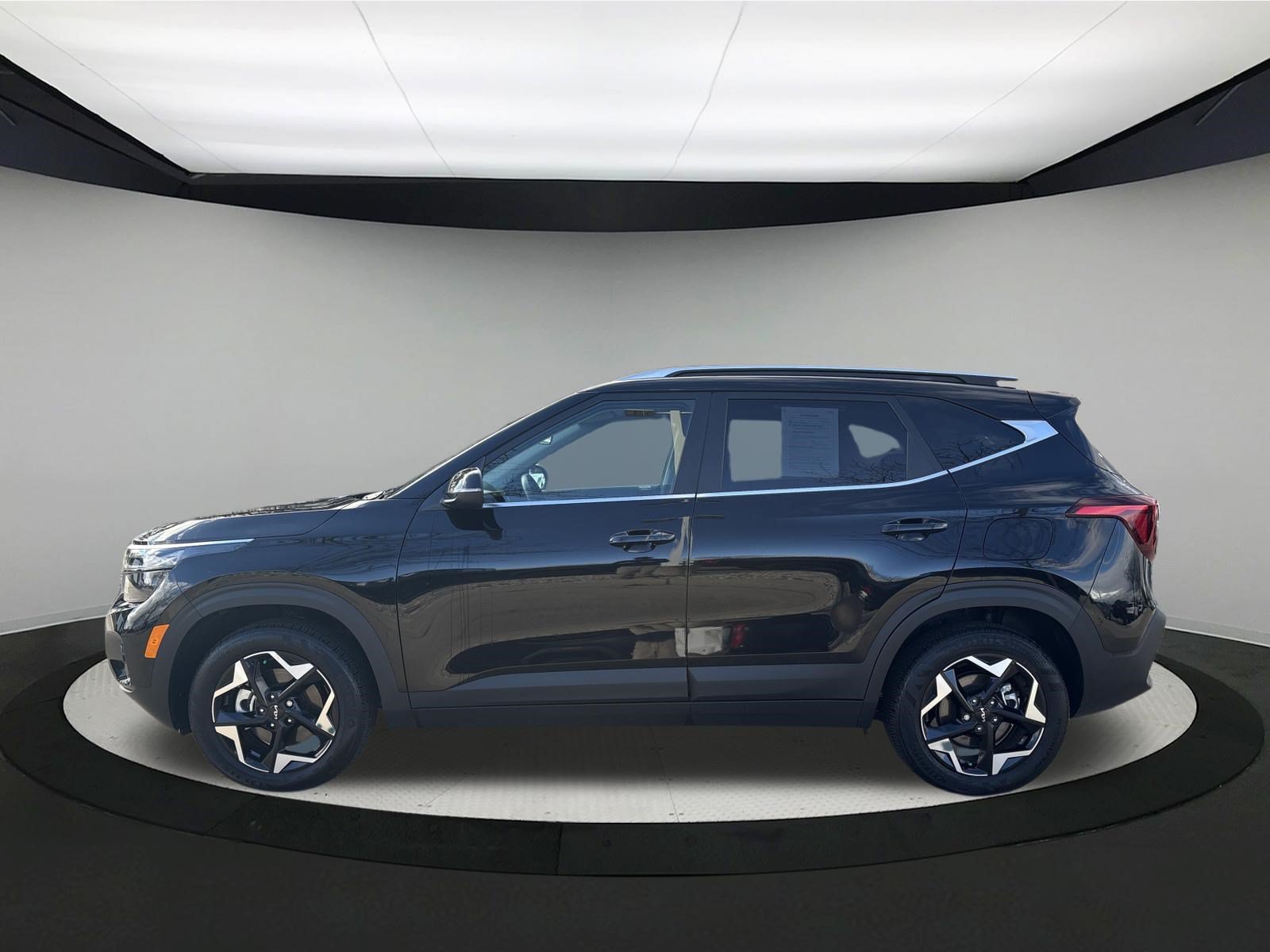 Used 2026 Kia Seltos EX AWD/4WD image 4