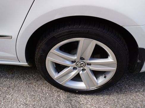 Used 2016 Volkswagen CC Sport image 10