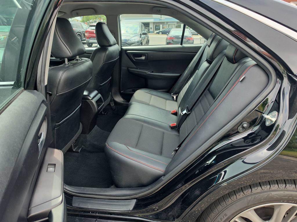 Used 2017 Toyota Camry SE FWD image 10
