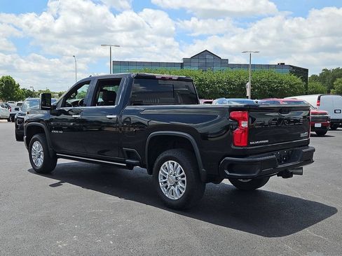 Certified 2021 Chevrolet Silverado 2500 High Country w/ Z71 Off-Road Package AWD/4WD image 4