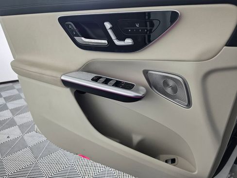 Used 2023 Mercedes-Benz GLC 300 4MATIC image 24