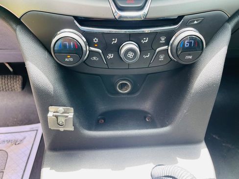 Used 2014 Chevrolet Caprice RWD image 24