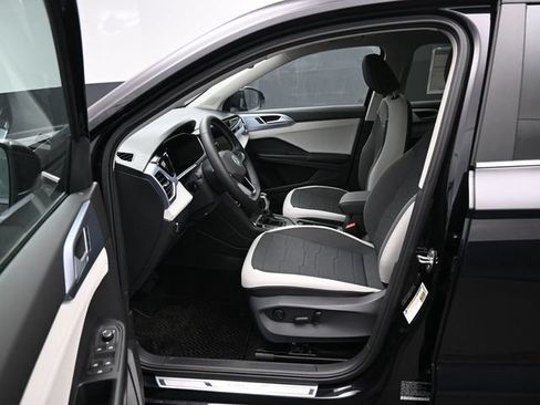 New 2026 Volkswagen Taos SE AWD/4WD image 9