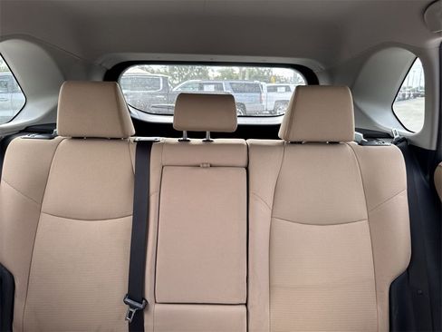 Used 2019 Toyota RAV4 LE image 13