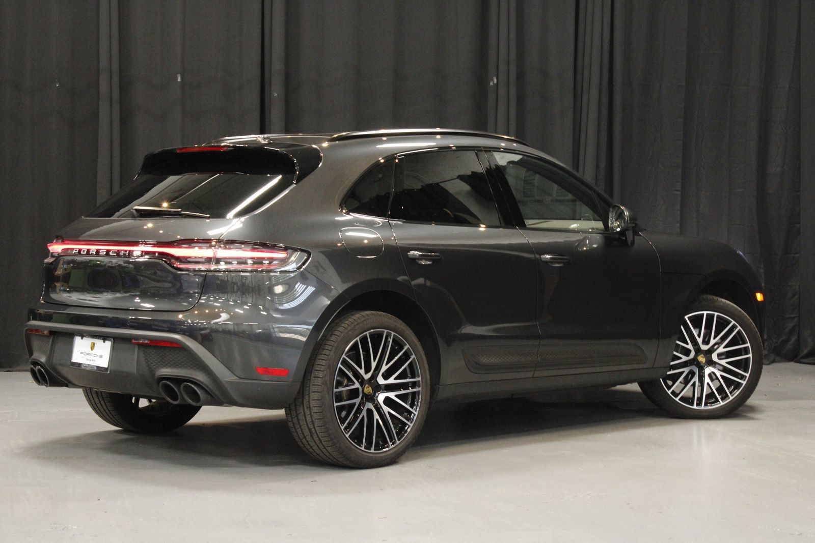 Certified 2026 Porsche Macan AWD/4WD image 7