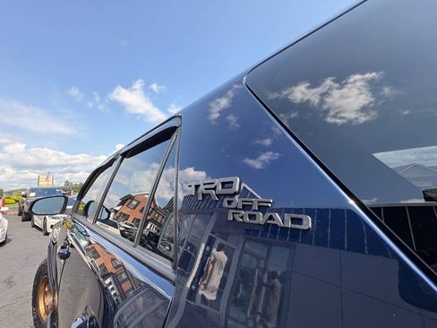 Used 2019 Toyota 4Runner TRD Off-Road Premium AWD/4WD image 30