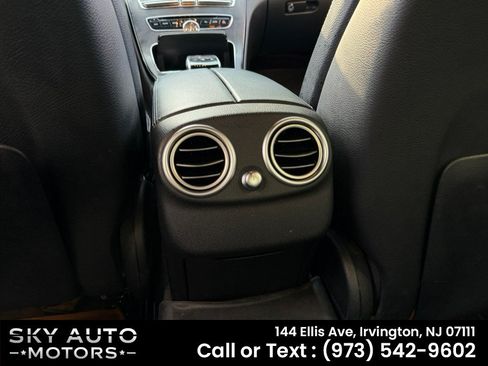 Used 2015 Mercedes-Benz C 300 4MATIC Sedan image 12
