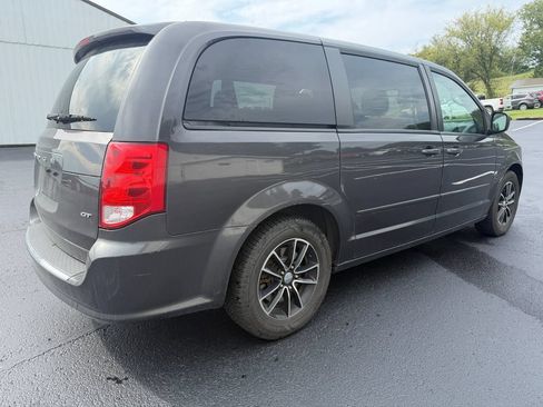 Used 2017 Dodge Grand Caravan GT FWD image 3