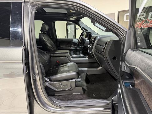 Used 2018 Ford Expedition Limited w/ Equipment Group 301A image 18