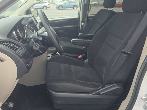 Used 2017 Dodge Grand Caravan SE w/ Power Window Group FWD image 8