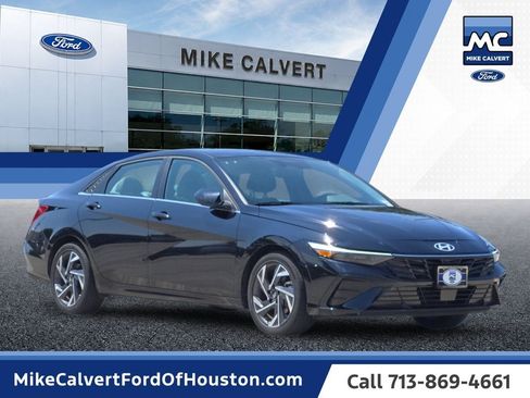 Used 2025 Hyundai Elantra SEL FWD image 7