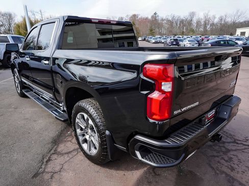 Used 2025 Chevrolet Silverado 1500 High Country w/ Z71 Off-Road Package AWD/4WD image 4