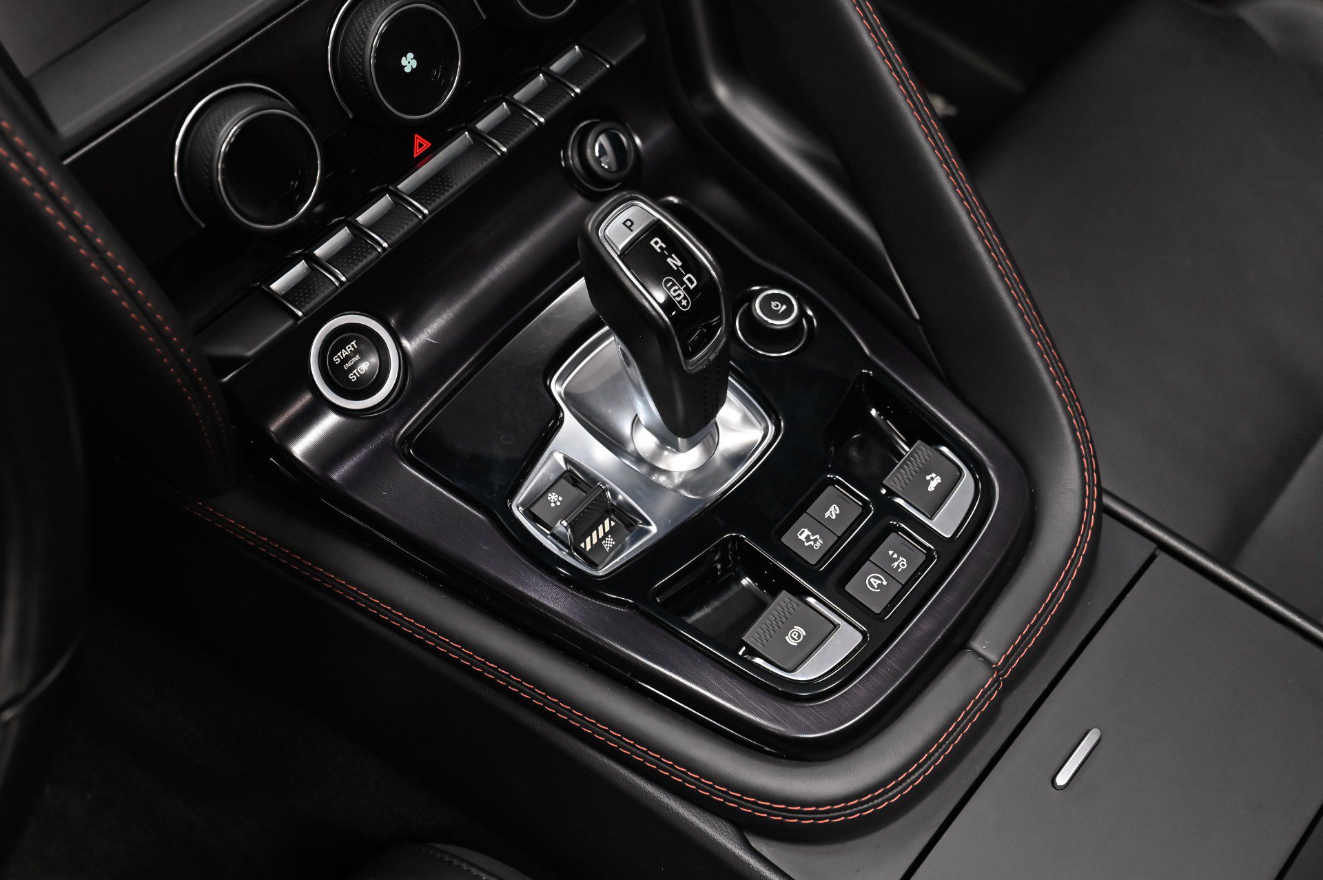 Used 2020 Jaguar F-TYPE Convertible RWD image 8