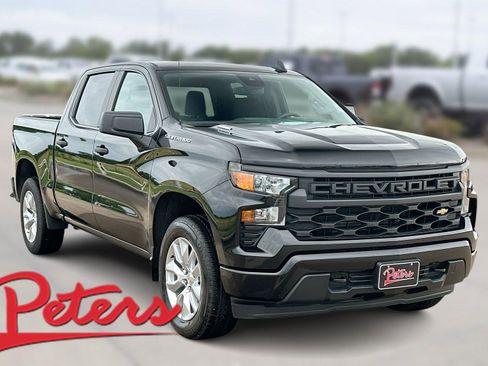 Used 2024 Chevrolet Silverado 1500 Custom image 1