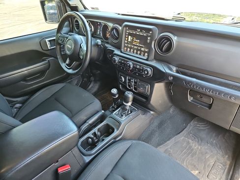 Used 2022 Jeep Wrangler Unlimited Sport AWD/4WD image 14