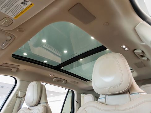 Used 2023 Lincoln Aviator Reserve w/ Equipment Group 201A image 15