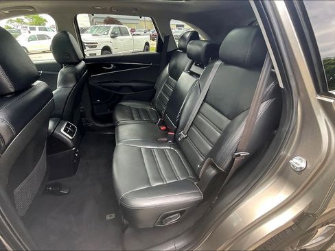 Used 2019 Kia Sorento EX w/ EX Touring Package image 26
