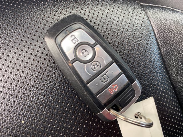 Used 2022 Ford Escape Titanium AWD/4WD image 25