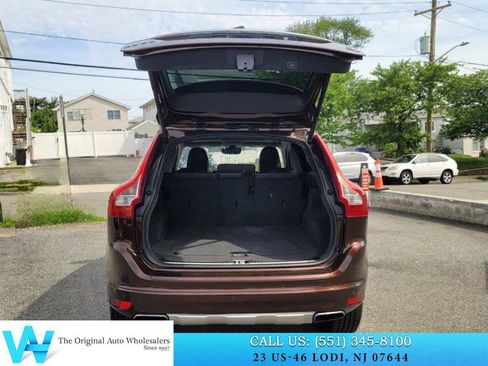Used 2015 Volvo XC60 T6 w/ Proximity Package AWD/4WD image 8