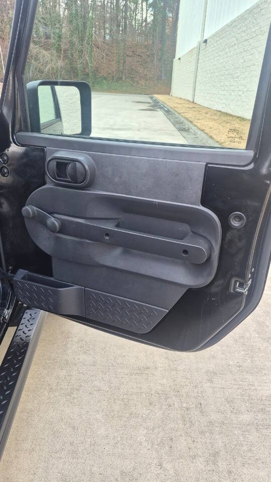 Used 2009 Jeep Wrangler X w/ Black Appearance Group AWD/4WD image 46
