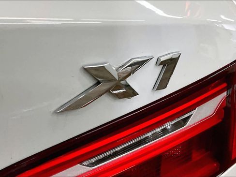 Used 2016 BMW X1 xDrive28i image 11