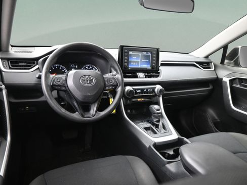 Used 2021 Toyota RAV4 LE image 34