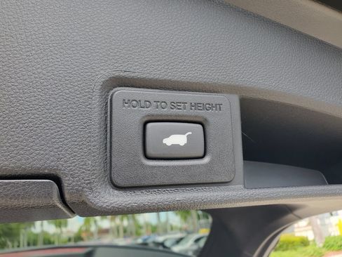 Used 2024 Acura RDX SH-AWD image 9
