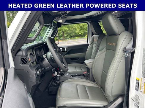 Used 2025 Jeep Gladiator Mojave AWD/4WD image 4