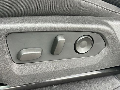 New 2026 GMC Canyon Elevation w/ Convenience Package image 11