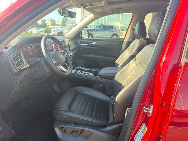 Certified 2024 Volkswagen Atlas SEL AWD/4WD image 11