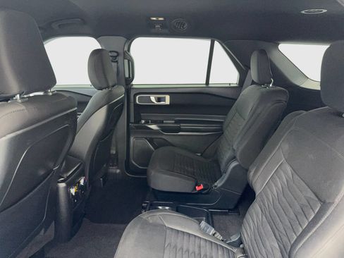 Used 2020 Ford Explorer XLT AWD/4WD image 36