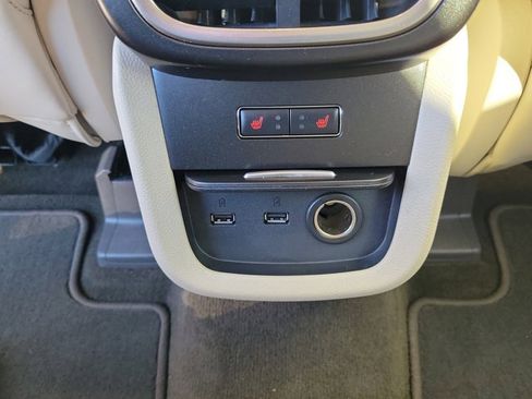 Used 2019 Lincoln Nautilus Select image 17